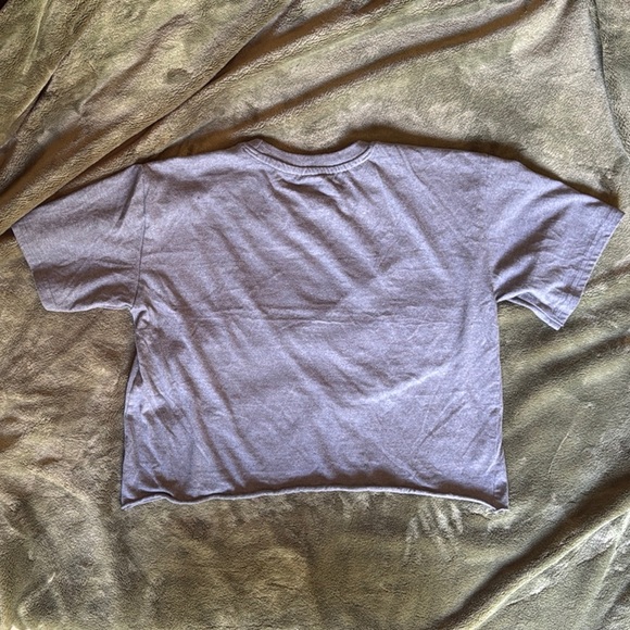 Gray Graphic Crop Top - Picture 4 of 4